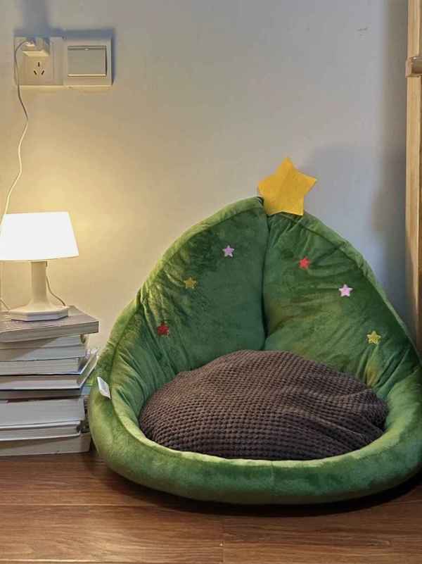 Christmas Pet Bed - Image 2